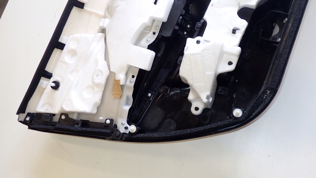 фото №13, Mazda 6 rok 2017 обшивка правий перед g46l6843z