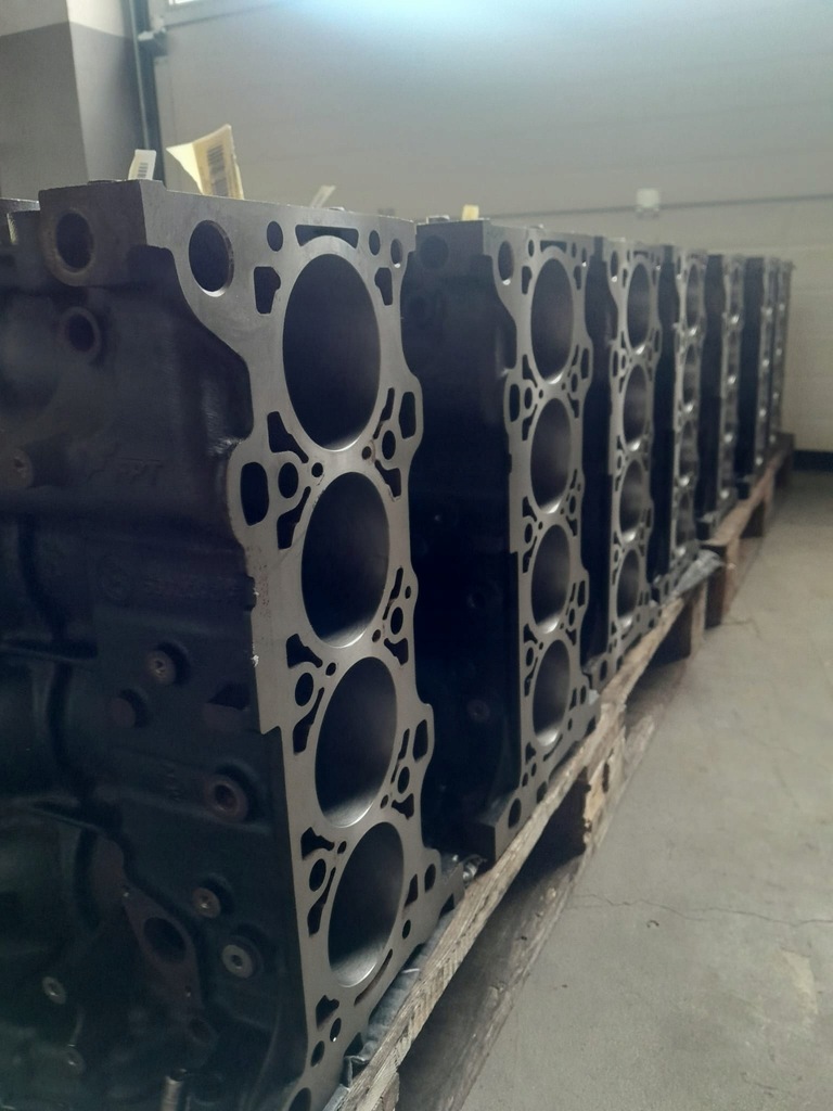 фото №11, Dół блок двигателя 2.3 iveco daily euro 6 5801809026