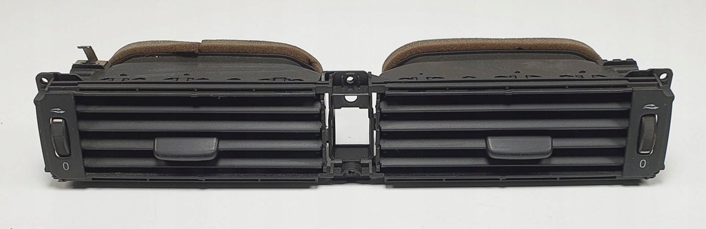 фото №1, Решётки обдув середина volvo xc70 ii 30643315