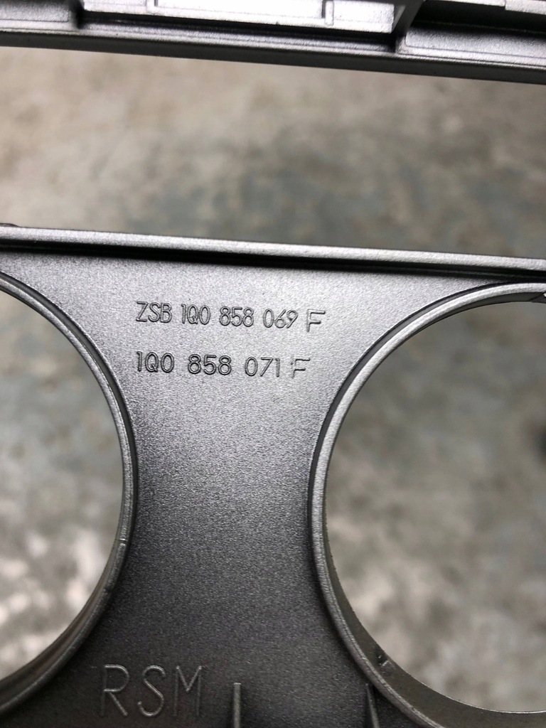 фото №3, Рамка радио vw scirocco 1q0858071f