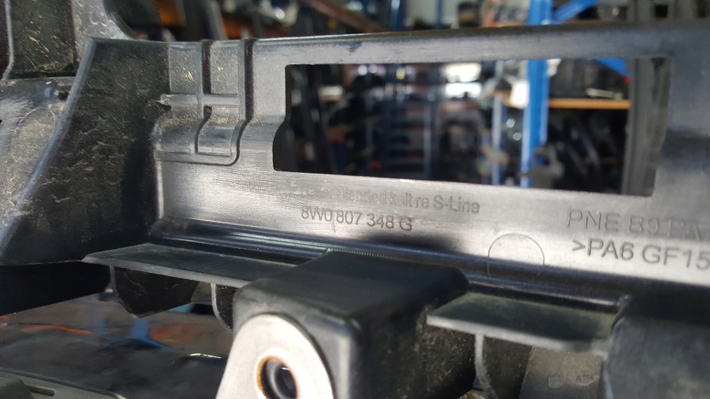 фото №14, Права наконечник вихлоп + кронштейн audi a4 b9 8w0253826q 8w0807348g демонтаж