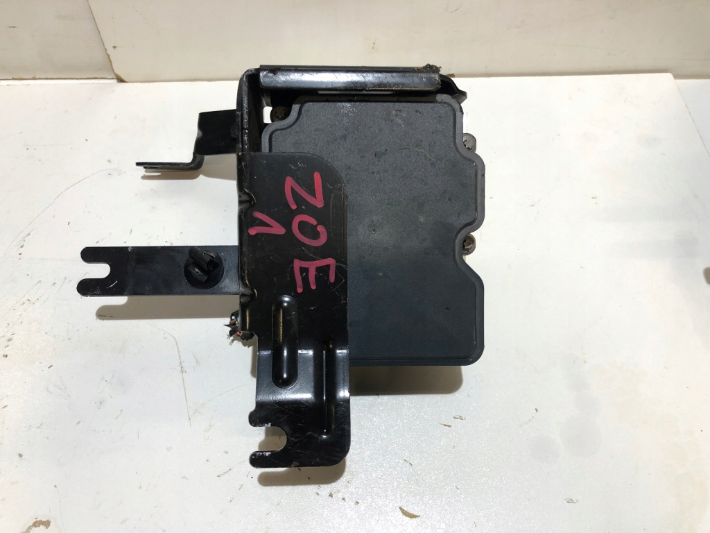 Купити Renault zoe насос гальмівна abs 476609473r
