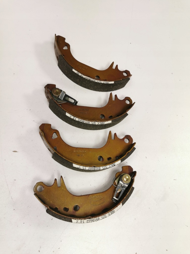 Набор, тормозные колодки тормозные задний  peugeot 309 i оригинальный номер 4241.1z с Разборки