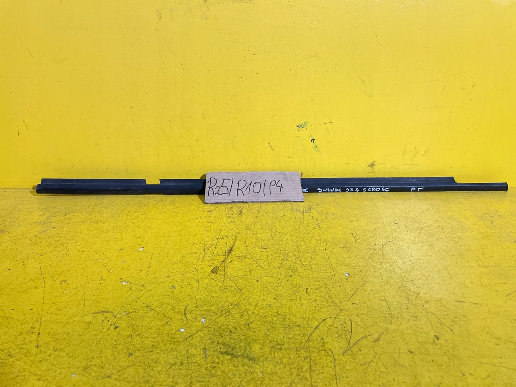 фото №7, Suzuki sx4 s-cross - молдинг двері - правий задня