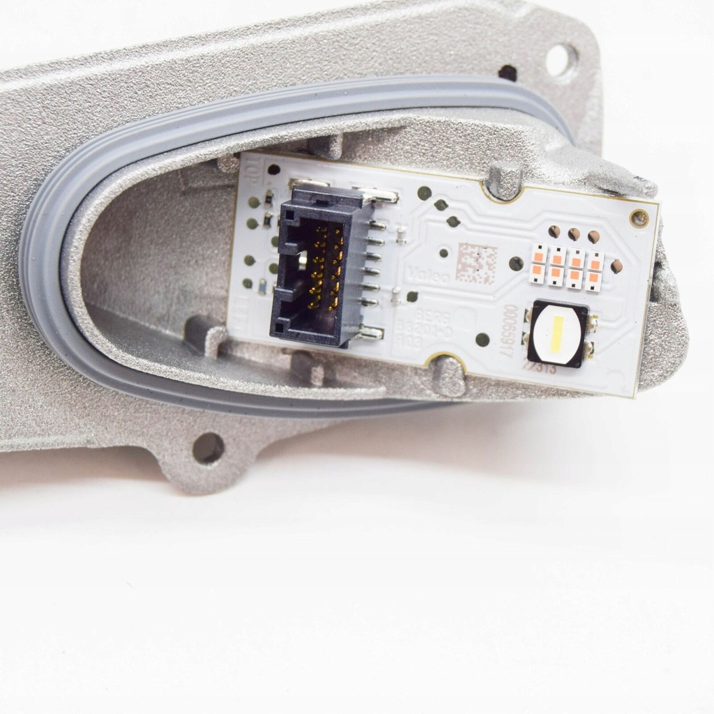 фото №8, Bmw i8 передняя часть left heat sink 7367755 63117367755 2016