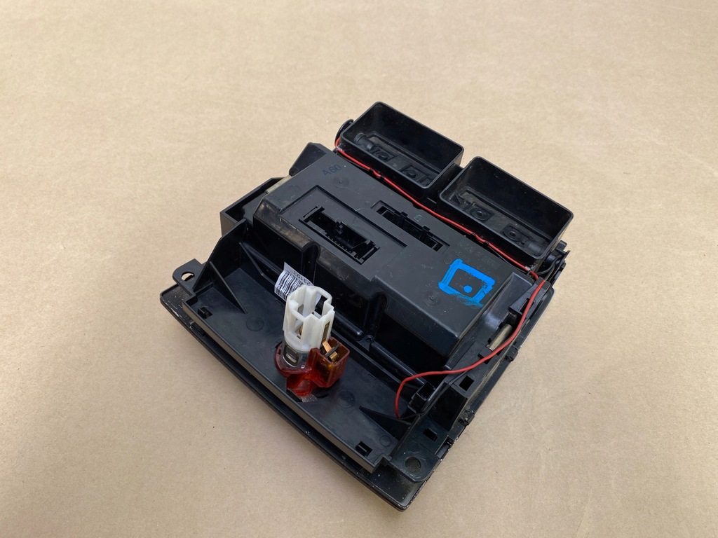 фото №11, Панель обдув кондиціонера задня audi a8 d3 задній молдинг 4e0919158d