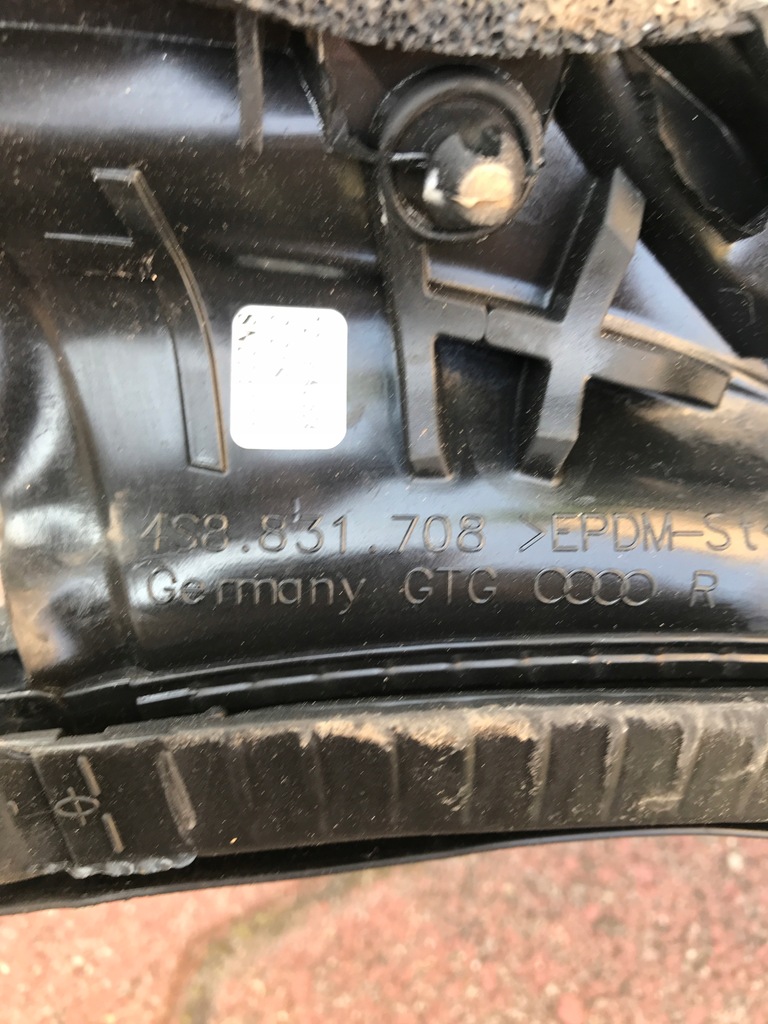 фото №3, Audi r8 5.2 plus гумовий елемент прокладка двері права