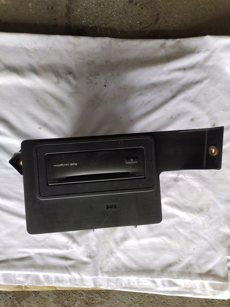 фото №1, Audi a4 b6 зчитувач навігації корпус 8e9035201