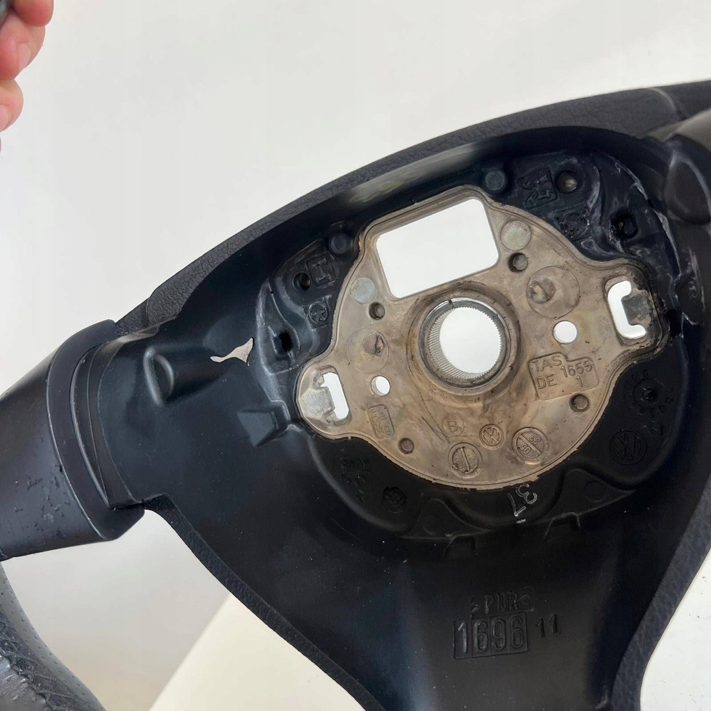 фото №11, Vw scirocco golf v gti r32 повітропровід шкіра шкіряний зрізана 1k0419091at