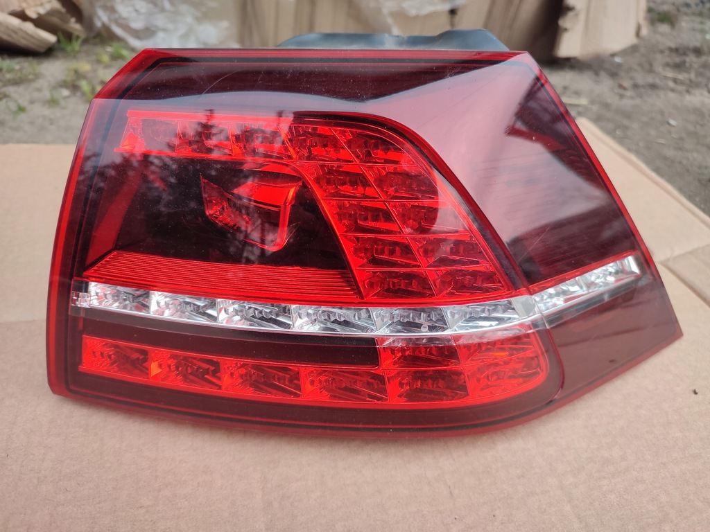фото №1, Лампа задня права vw golf vii 5g0945208