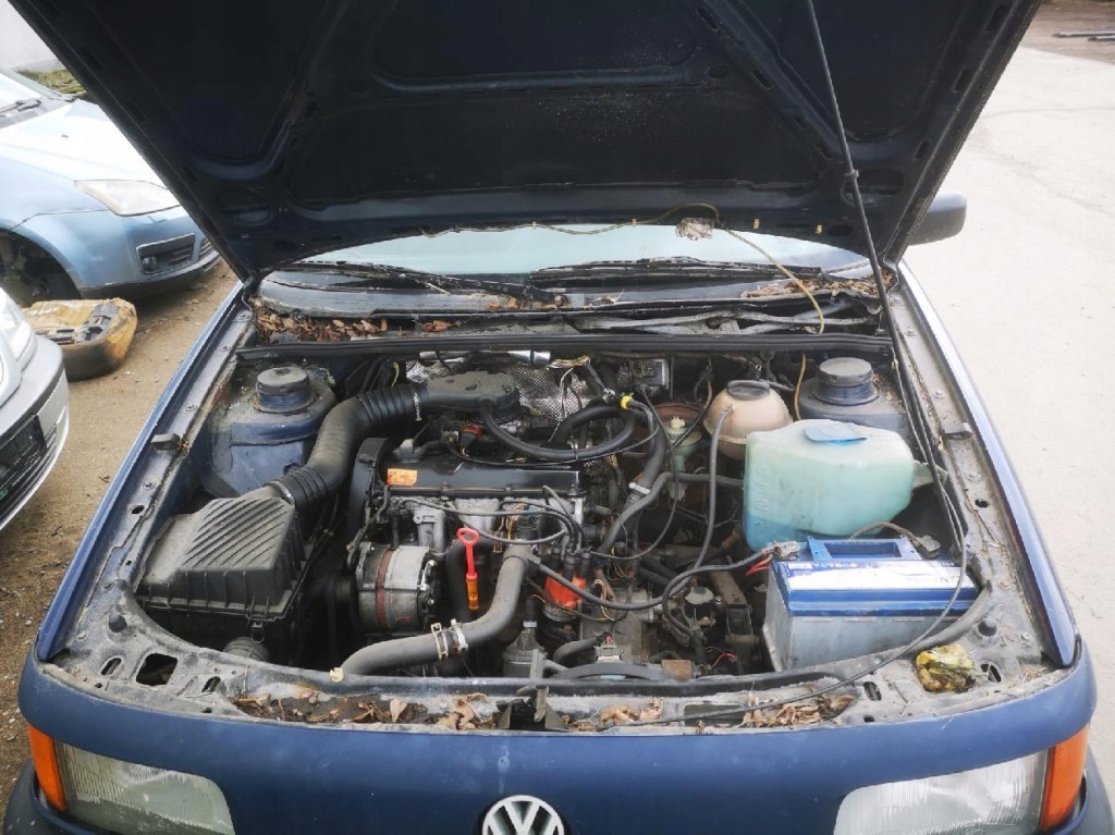 Volkswagen passat двигатель крышка отопителя 1991 1.8l mr268261 mr 268 261 Киев
