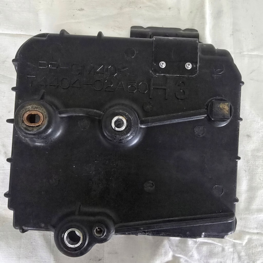 Основание аккумулятор toyota c-hr 2 2 model 1.8 гибрид 74404-02a50 с Разборки