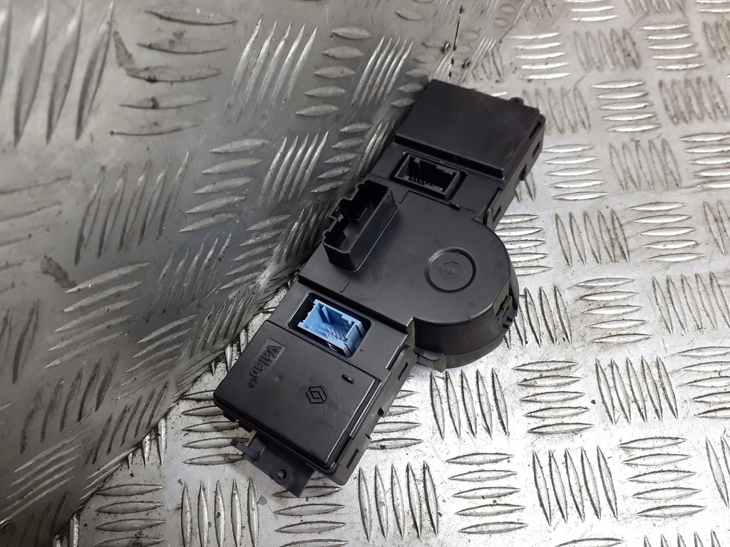 фото №3, Панель обдув renault megane ii 8200312940