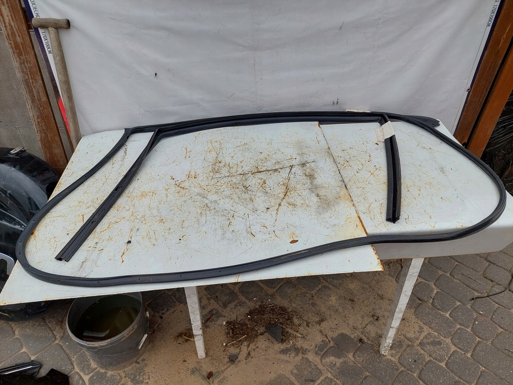 фото №1, Jeep grand cherokee wk2 10-20 прокладка скло двері лівий задня rzgów łódź