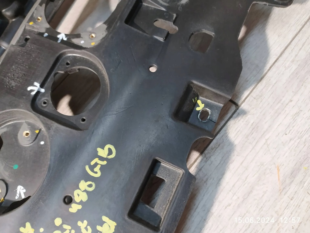 фото №6, Ferrari 488 pista 2022 панели приборная, консоль