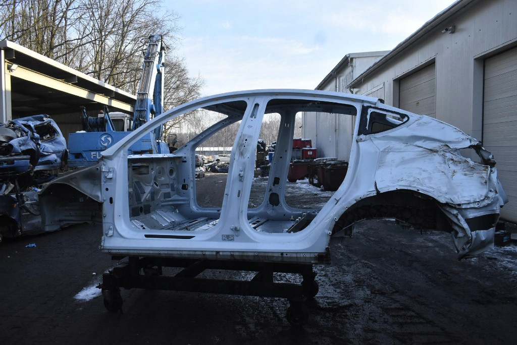 Чверть крила правий задній лонжерон стійку  поріг ppsw tesla model y в Україні