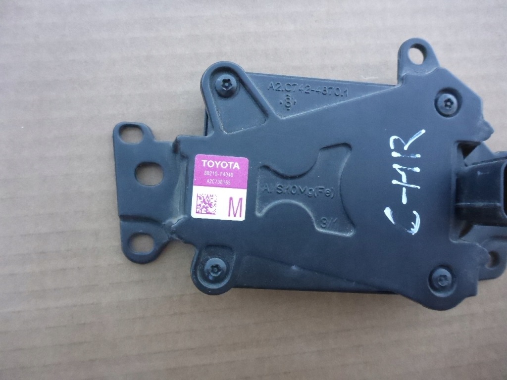 фото №2, Toyota c-hr радар distronic 82210-f4040 оригинал