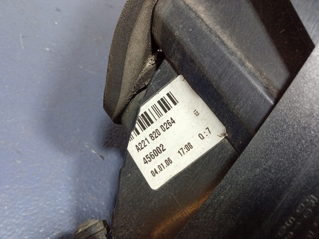 Mercedes s klasa w221 лампа задняя правая задняя a2218200264 Недорого