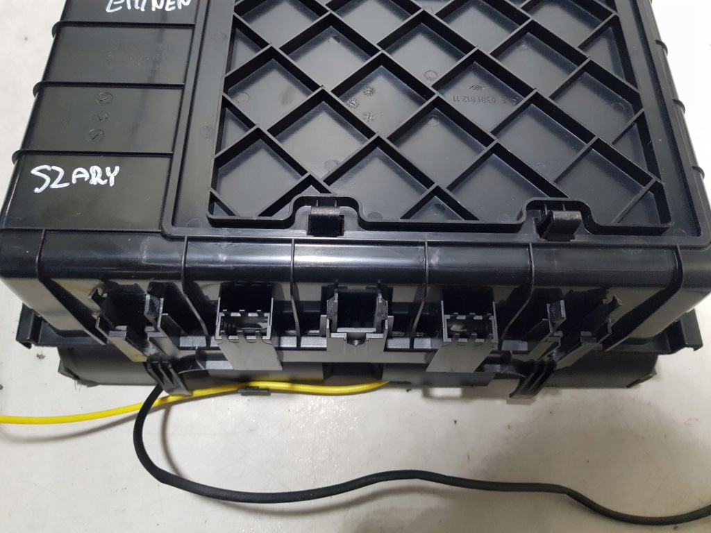 Купить Бардачок полка mercedes sl r230 w230 2308100841