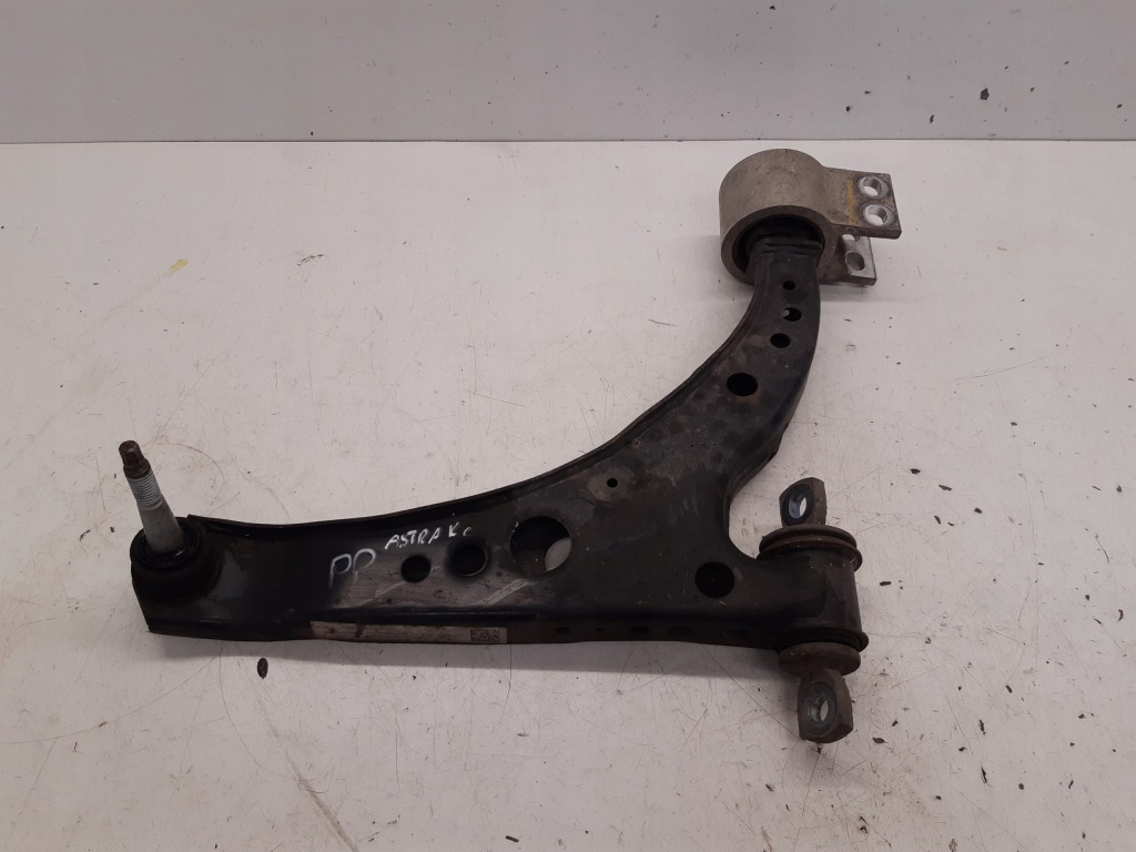 Купити Важіль правий перед opel astra k