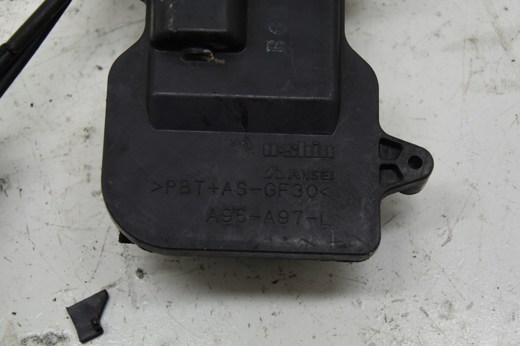 фото №5, Замок дверь левый задняя mazda 6 gg 02-07 6 pin