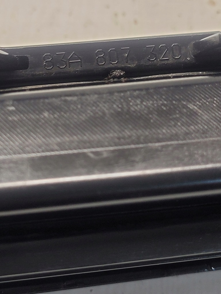 фото №8, Заглушка решітка вихлоп audi q3 ii 83a807320