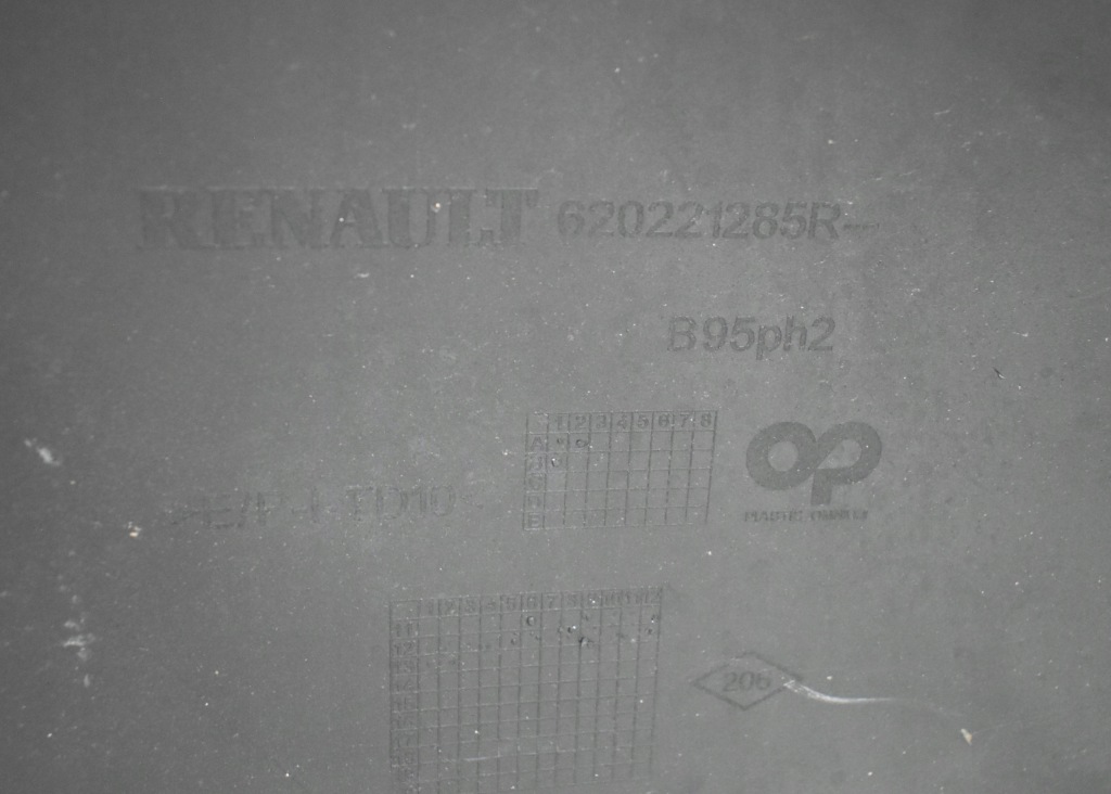 Купить Renault megane 3 рестайлинг  бампер перед передний оригинал  + верх