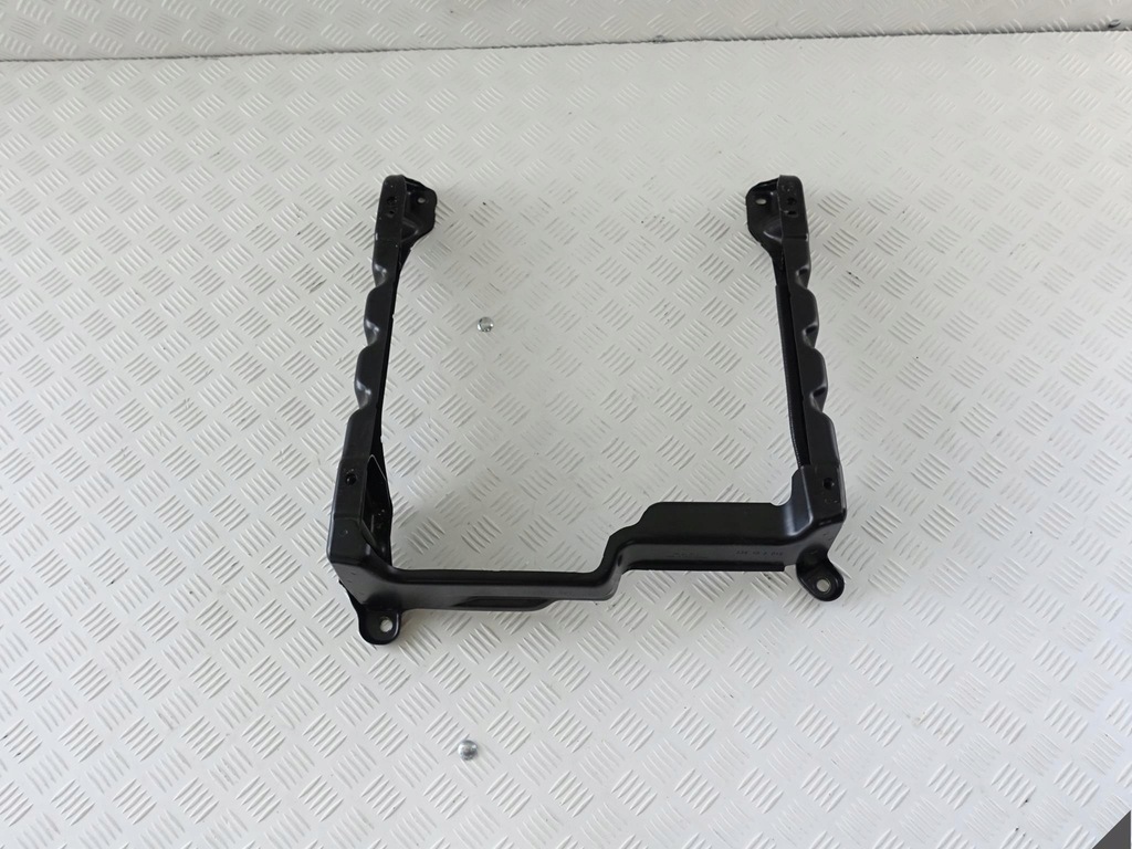 фото №1, Porsche cayenne 7p 10- кронштейн сидіння основа