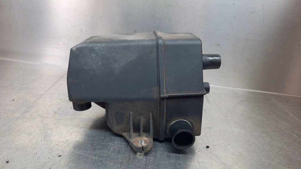 фото №5, Вентиляция картера двигателя 8692211 volvo s40 s60 v70 ii s80