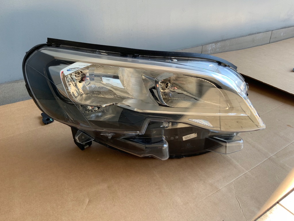 фото №1, Лампа правый перед expert traveller jumpy iv 16-