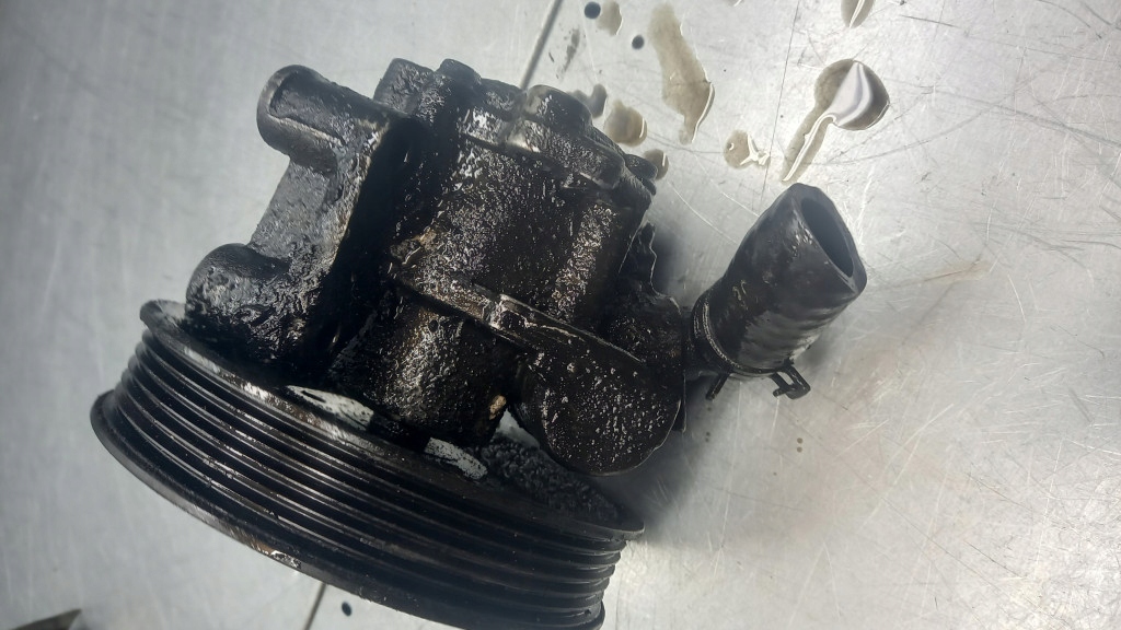 Насос усилителя mercedes w203 00r a611.2300115 Недорого