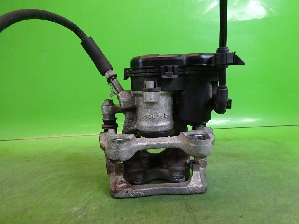 фото №7, Суппорт тормозной левый задний infiniti qx30 q30 18r