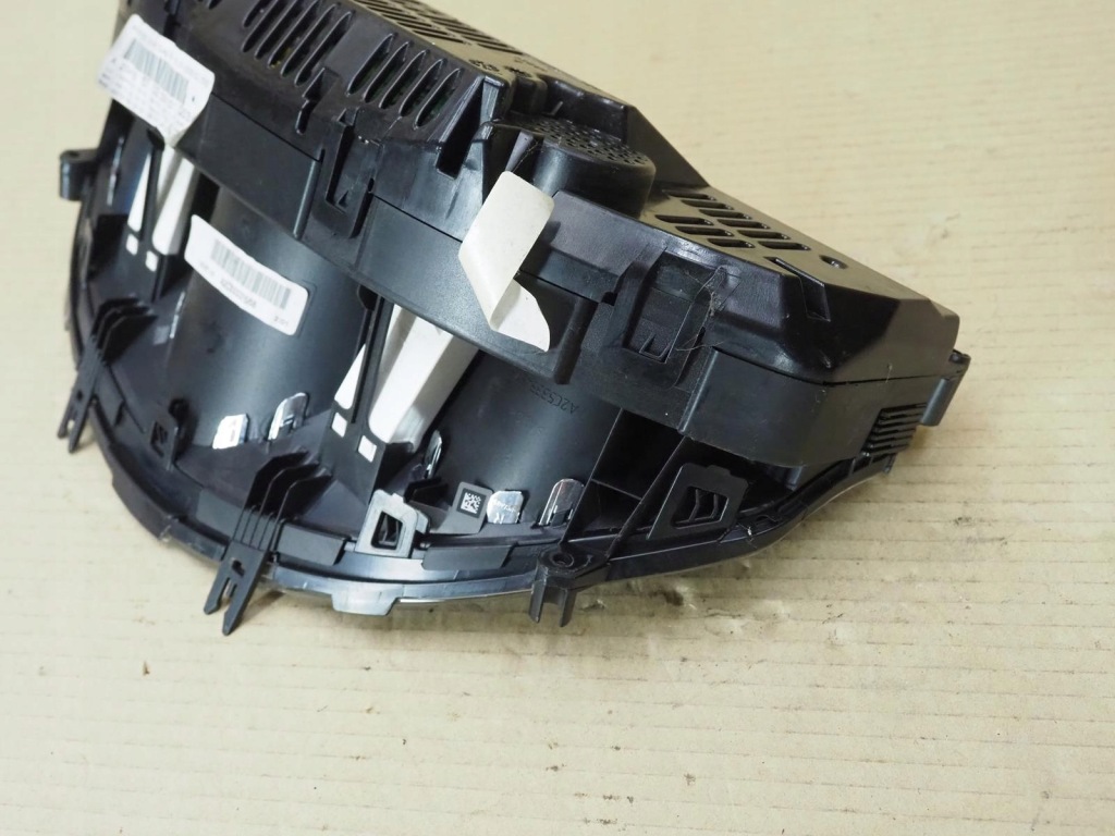 Mercedes w204 приборы счетчик 2049005702 idealne в Украине
