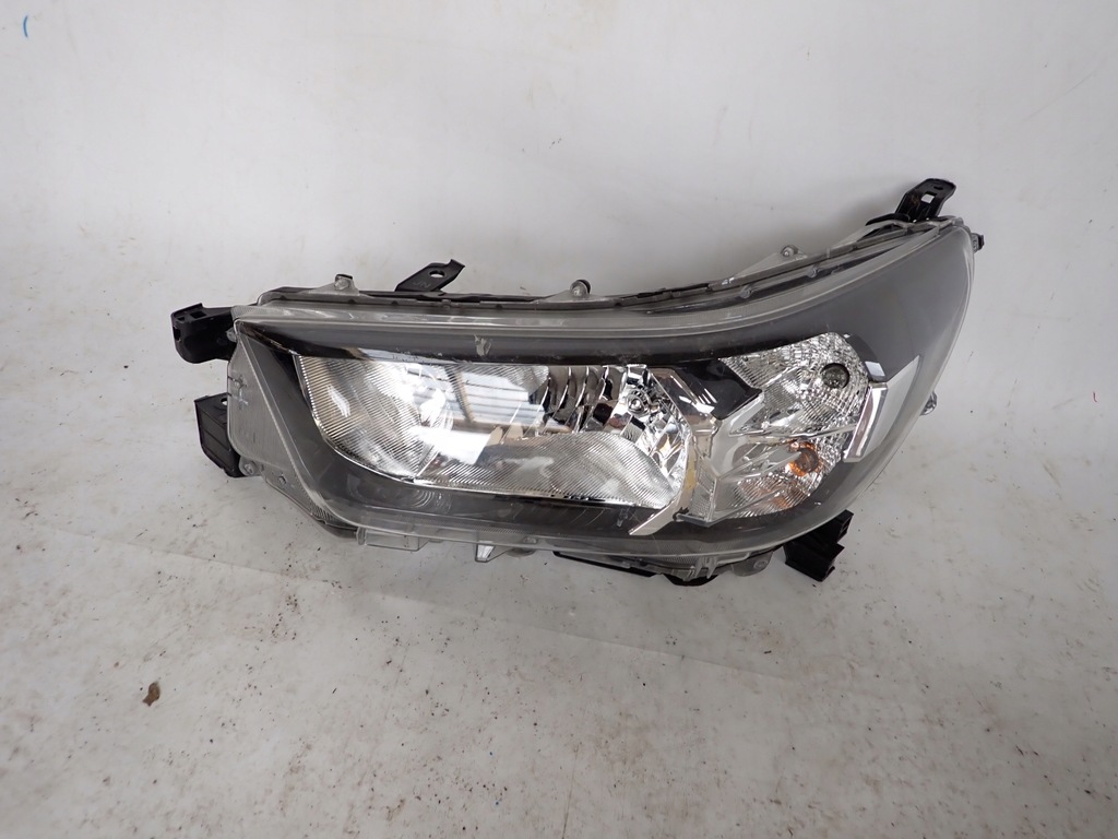 фото №8, Toyota hilux viii lift 20- лампа ліва перед передня