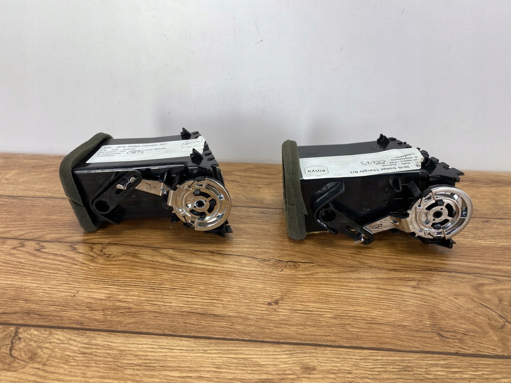 фото №7, Решётка обдув панели приборной панели правая dodge charger 2015+ usa