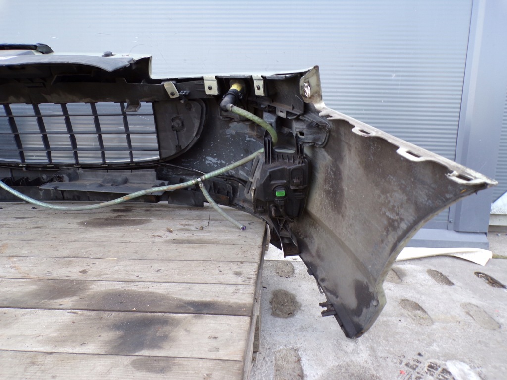 Бампер передній перед peugeot 407 омивачі колір kcvd Оригінал