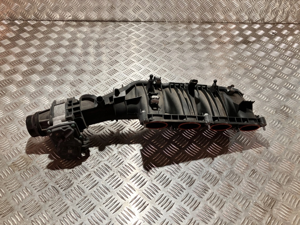 Купити Колектор впускний  bmw x1 f48 2015- 2.0i