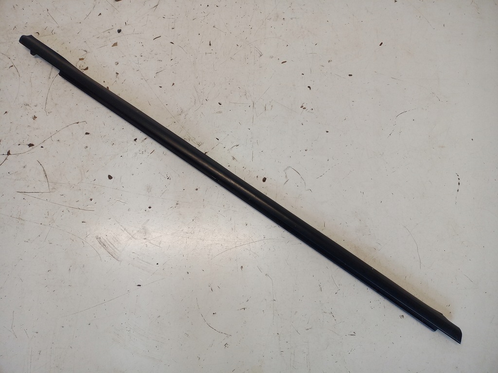 фото №1, Молдинг уплотнитель правый перед kia optima iii