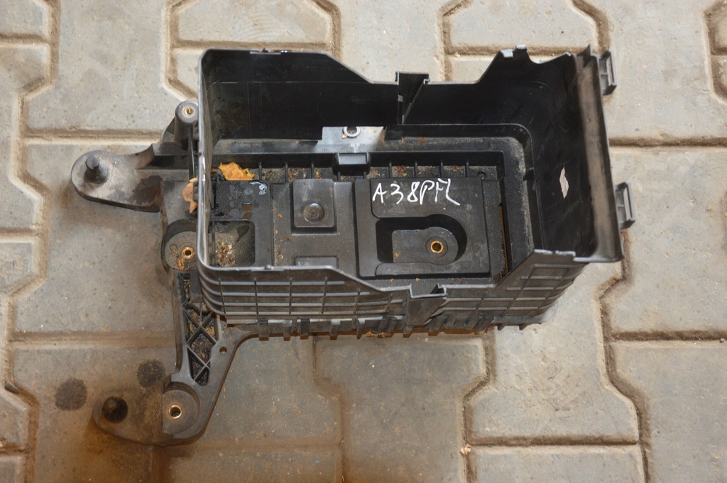 фото №1, Audi a3 8p fl 1.6tdi основа акумулятор