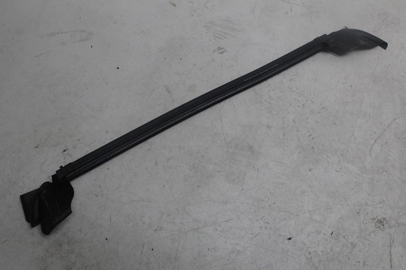 фото №1, Vw arteon прокладка стекло правая задняя 3g8839480