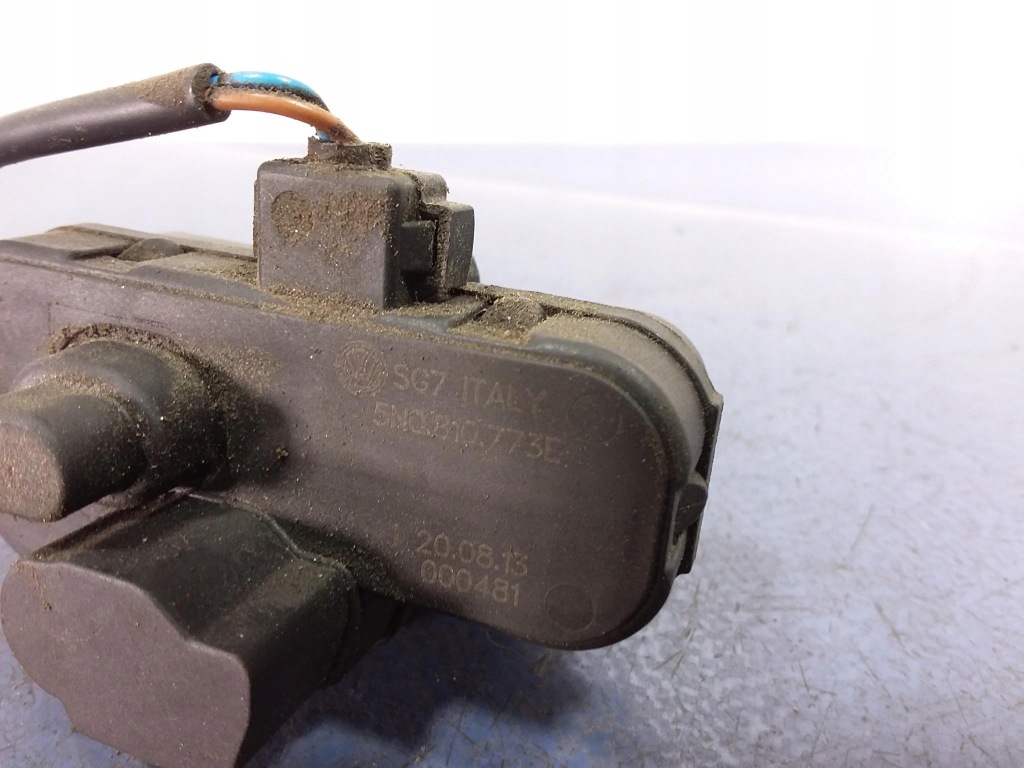 фото №7, Vw tiguan i привод крышка топлива 5n0810773e