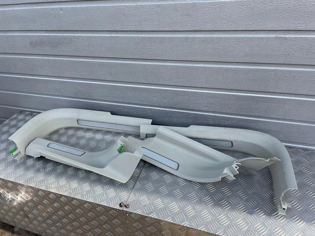 фото №1, Volvo xc90 ii накладки пороговые led накладка порог светлый