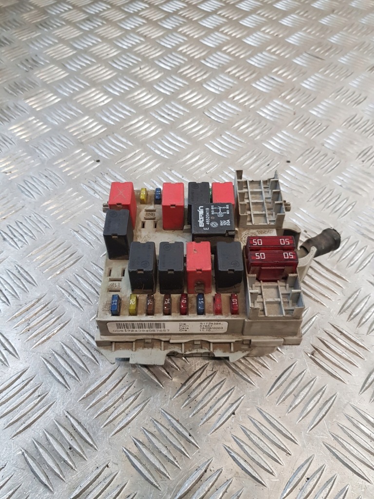 Купить Коробка предохранителей 51724394 fiat stilo 1.9d 04r-