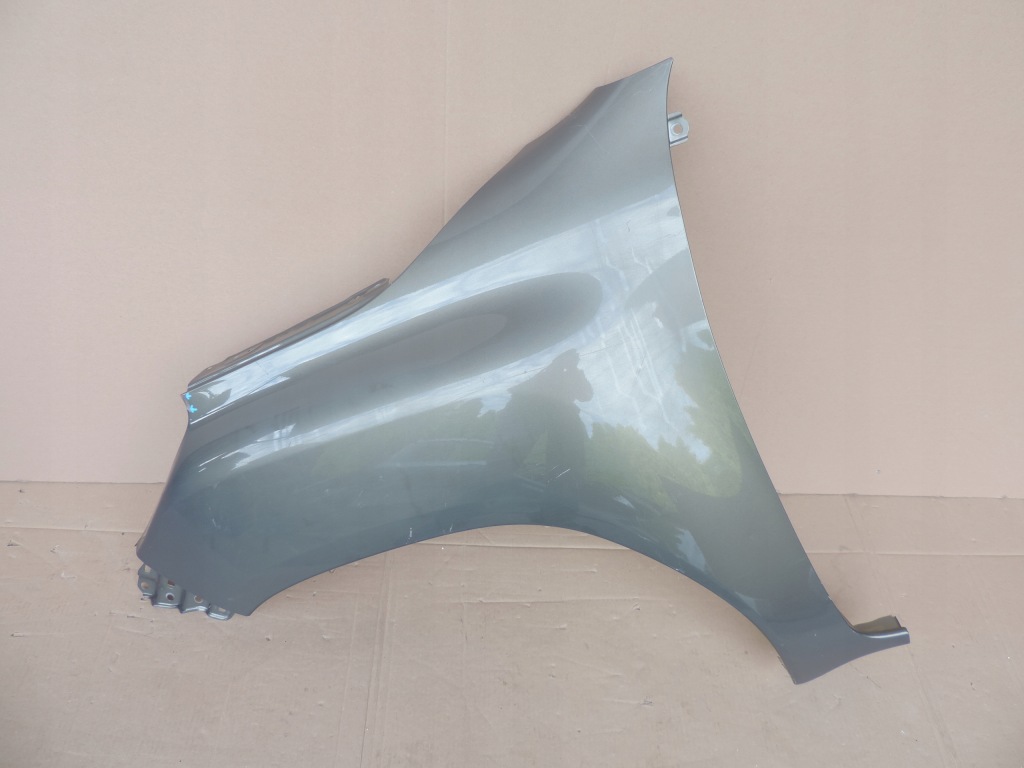 фото №1, Toyota hilux viii 2020 20212022 крила передній лівий