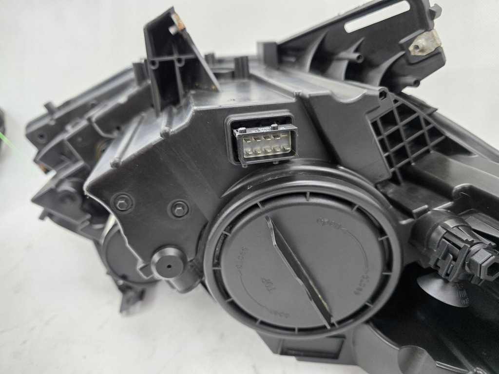 фото №13, Opel zafira c лампа перед ліва лінза europa демонтаж 13399858 демонтаж