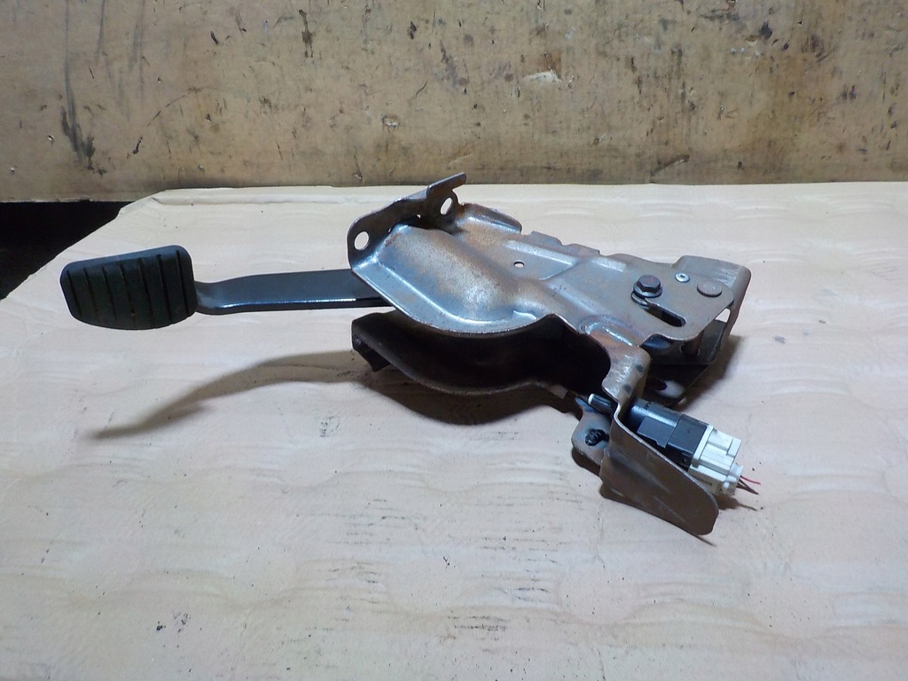 фото №3, Dacia logan ii 1.2b педаль гальма