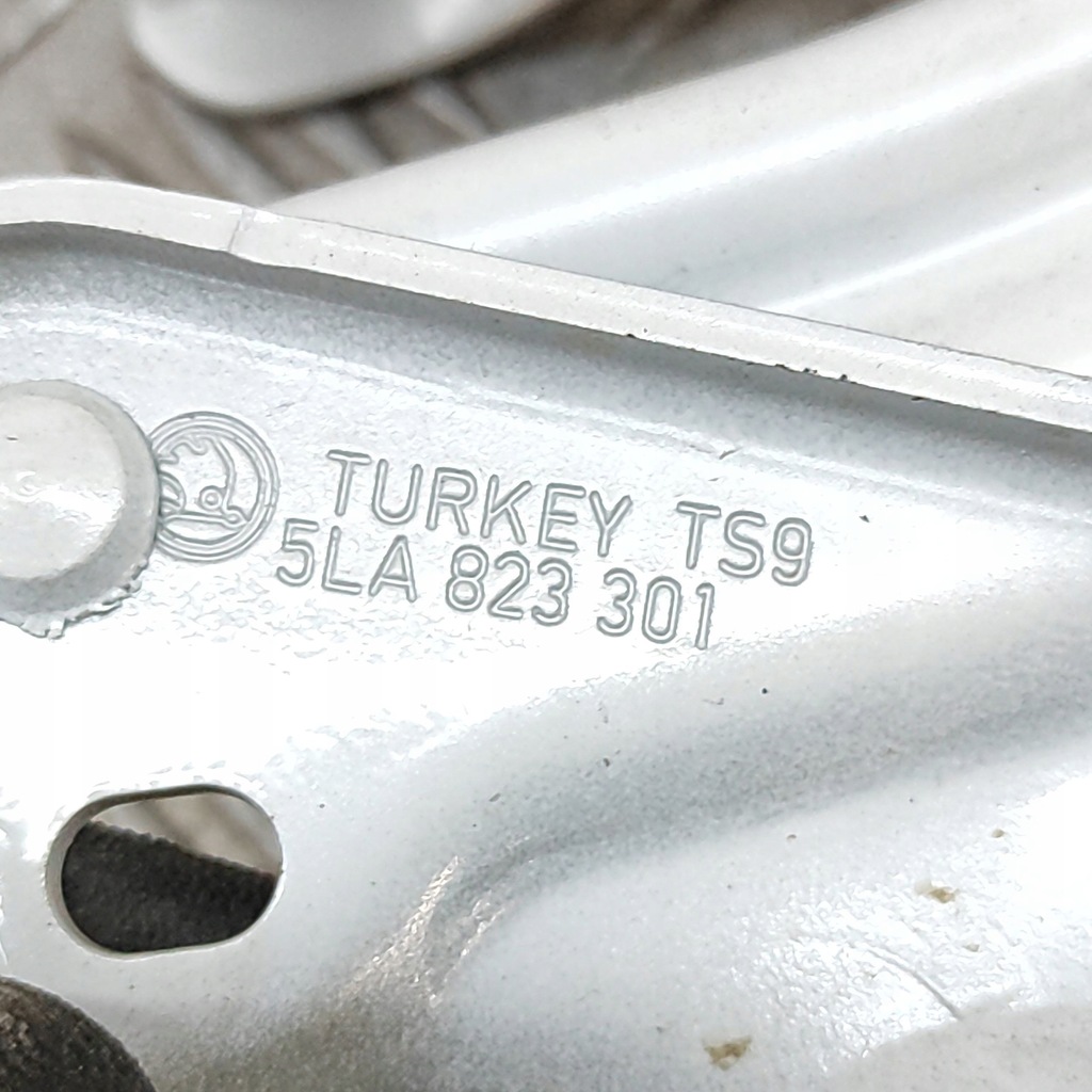 фото №6, Skoda enyaq iv 2024 левая сторона петли крышки / капот двигателя