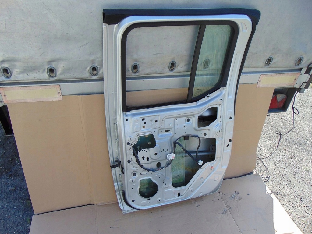фото №10, Дверь правый задняя nissan navara d40 серебристый