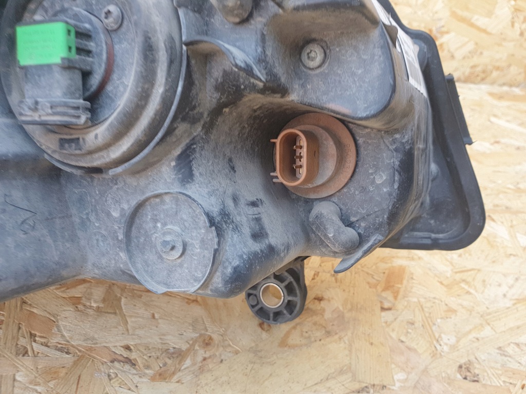 фото №9, Chrysler caravan voyager лампа левый перед