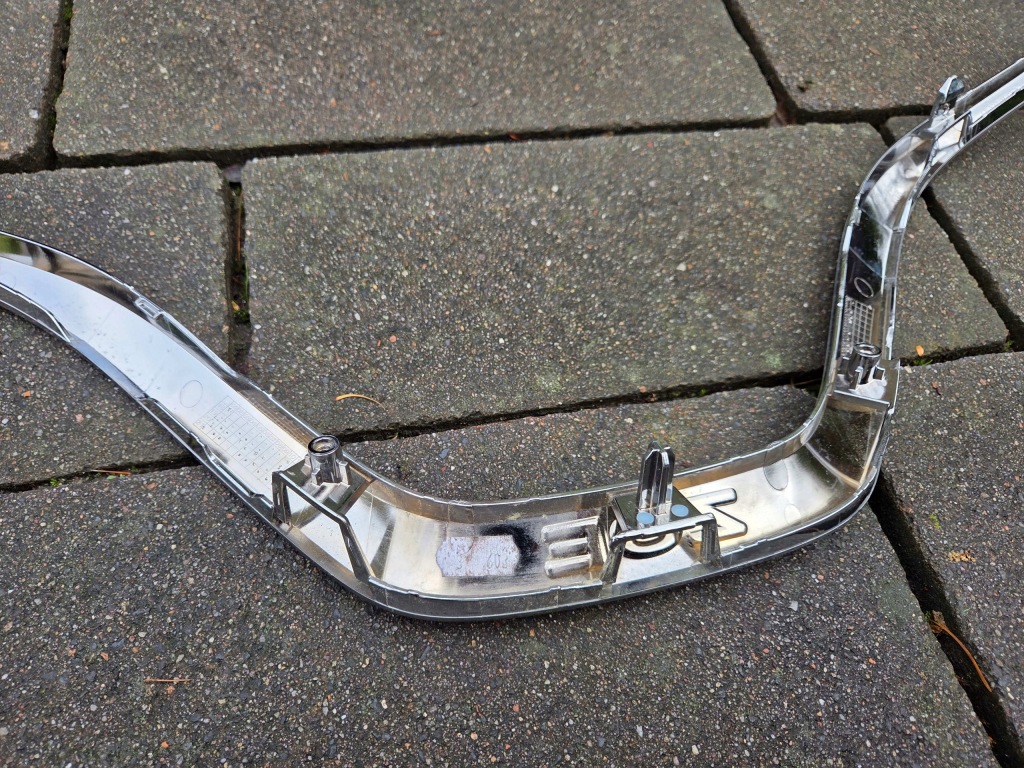 Renault zoe lift хром решётка бампера передний 620728702r 19-2024 Оригинал